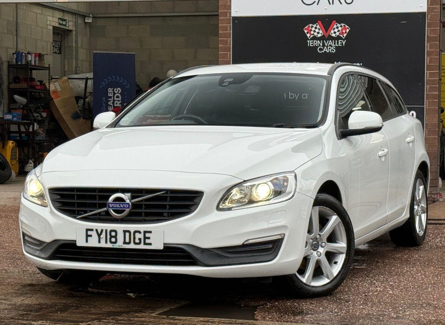 Used Volvo V60 2018 for sale - 77695752: Photo 3