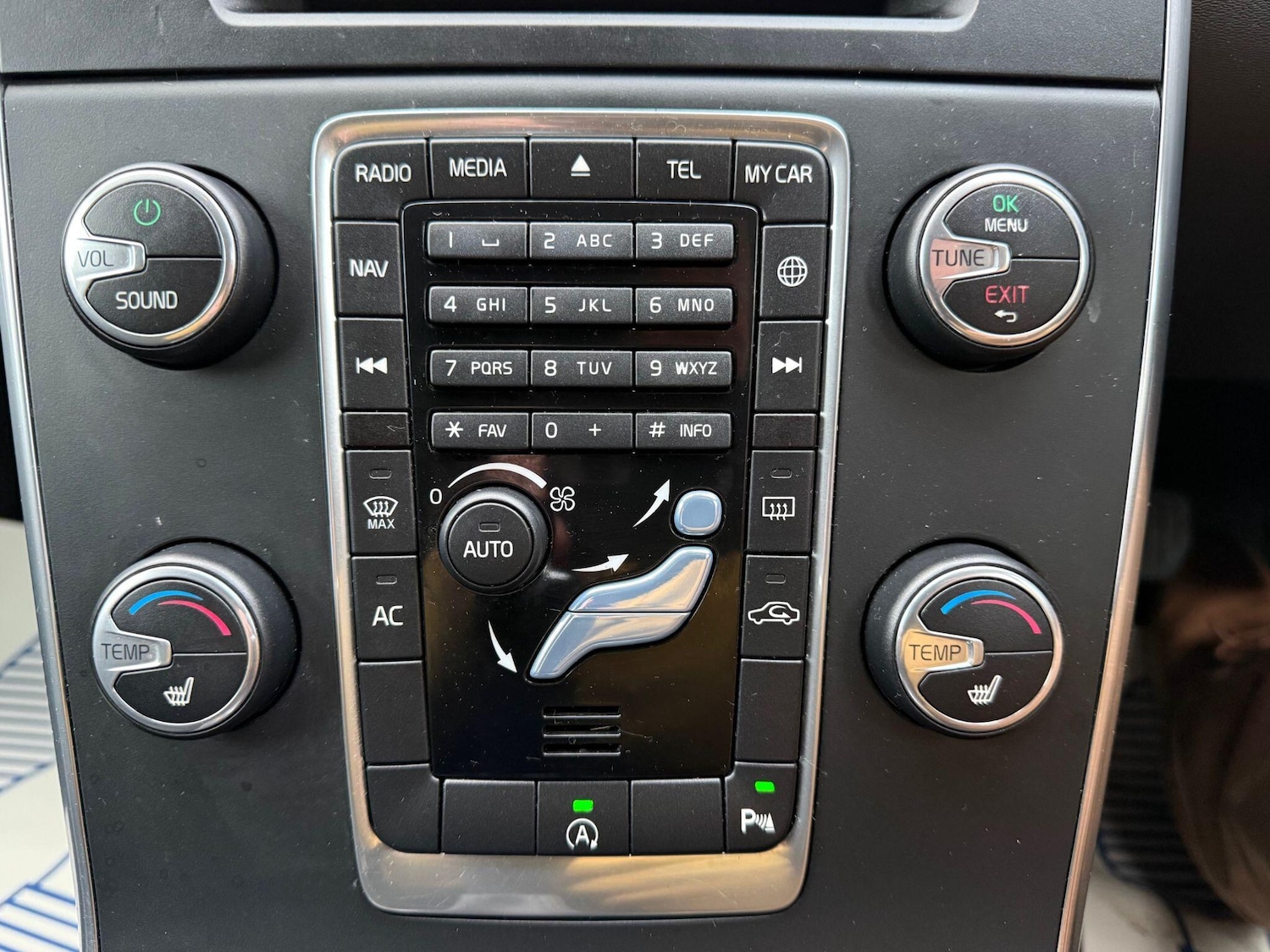 Used Volvo V60 2018 for sale - 77695752: Photo 30