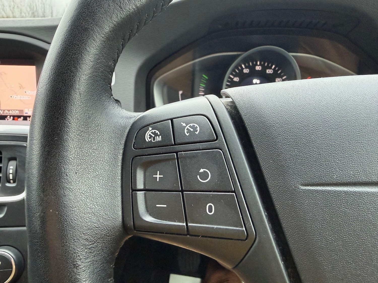 Used Volvo V60 2018 for sale - 77695752: Photo 36