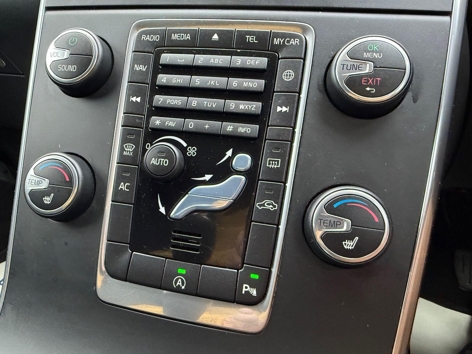 Used Volvo V60 2018 for sale - 77695752: Photo 39