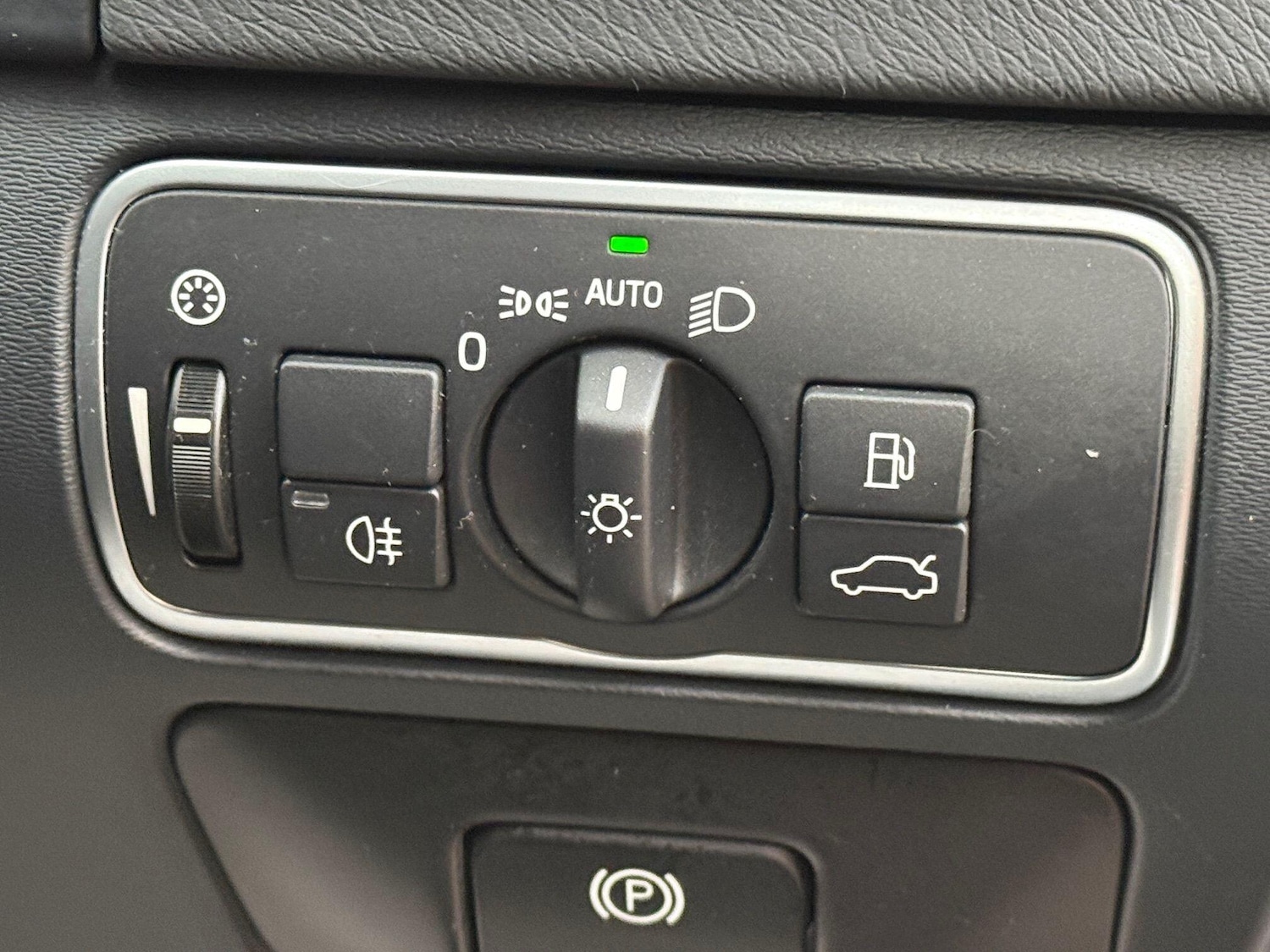 Used Volvo V60 2018 for sale - 77695752: Photo 44