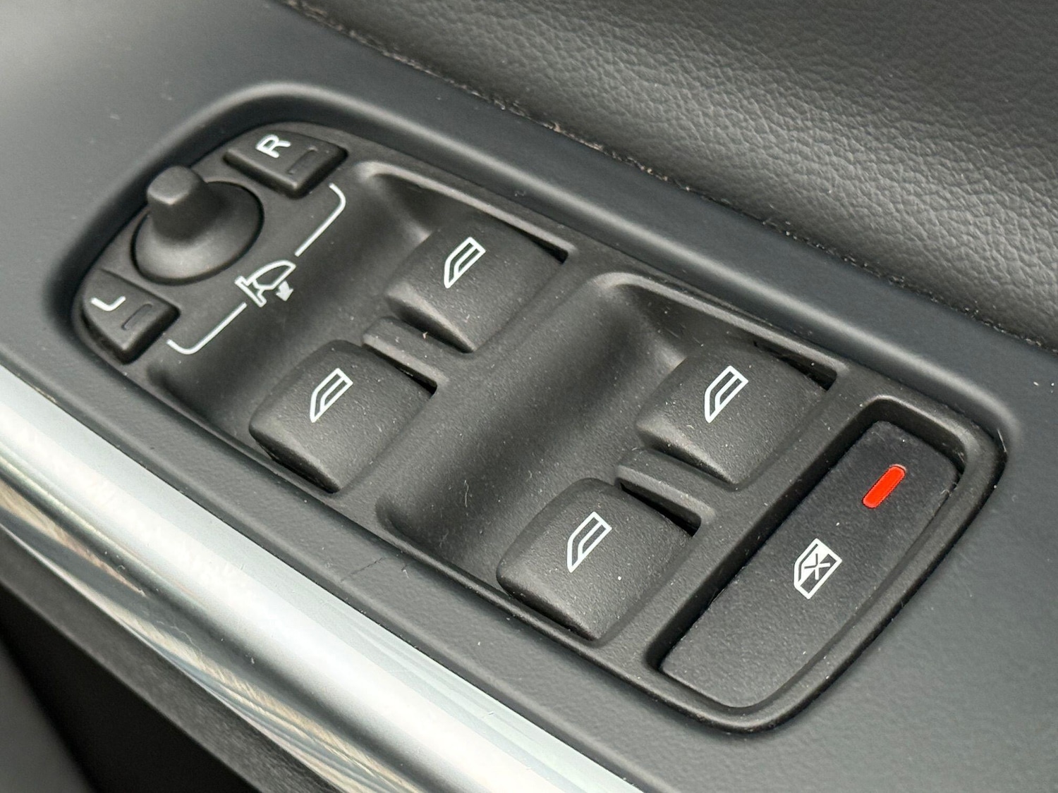 Used Volvo V60 2018 for sale - 77695752: Photo 45