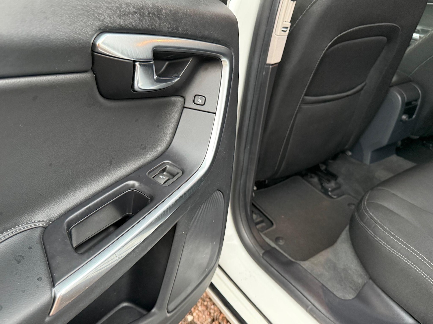 Used Volvo V60 2018 for sale - 77695752: Photo 56