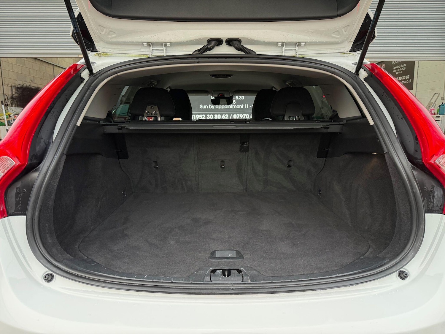 Used Volvo V60 2018 for sale - 77695752: Photo 68