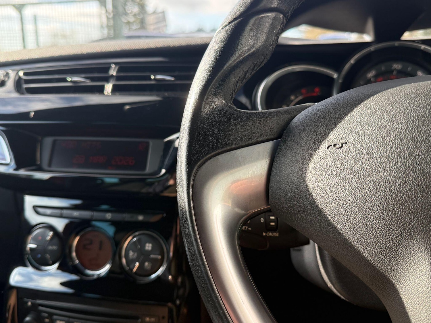 Used Citroen DS3 2013 for sale - 78058475: Photo 37