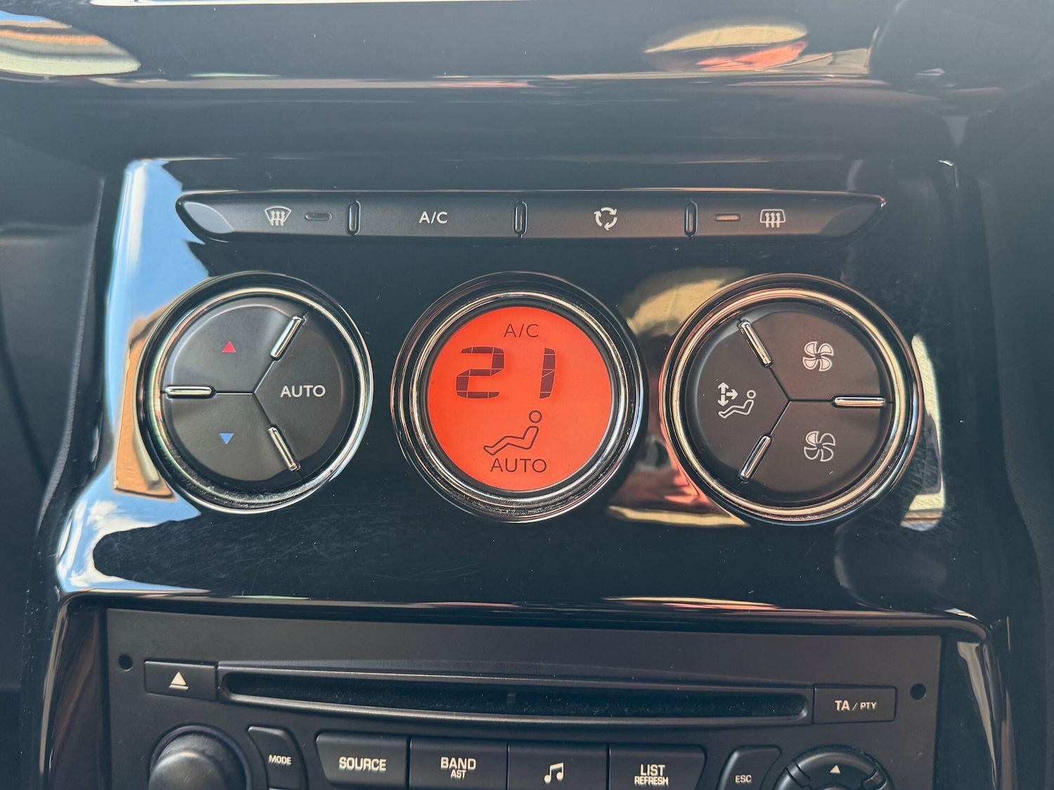 Used Citroen DS3 2013 for sale - 78058475: Photo 42