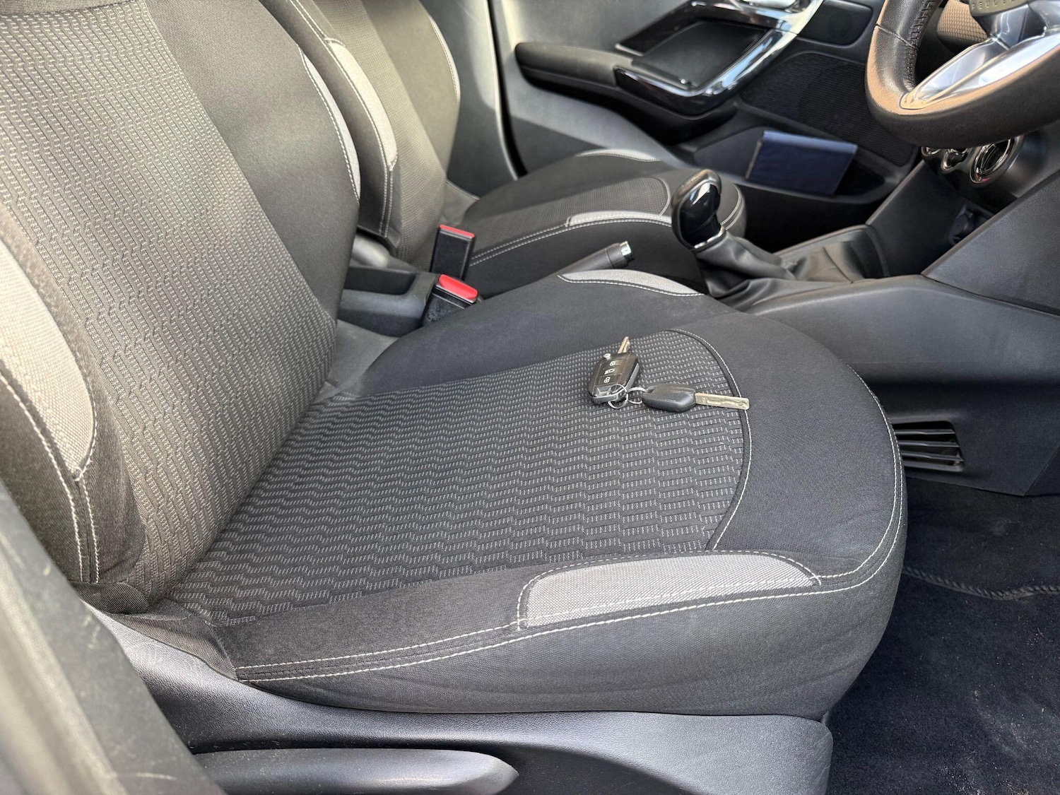 Used Peugeot 208 2016 for sale - 78062784: Photo 35