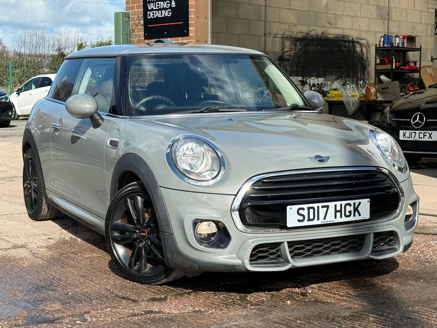 Used MINI Hatch 2017 for sale - 77892772: Photo 1