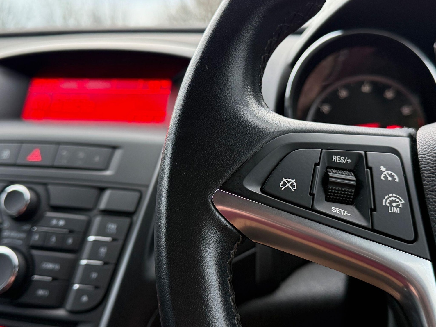 Used Vauxhall Astra for sale - 77737354: Photo 29