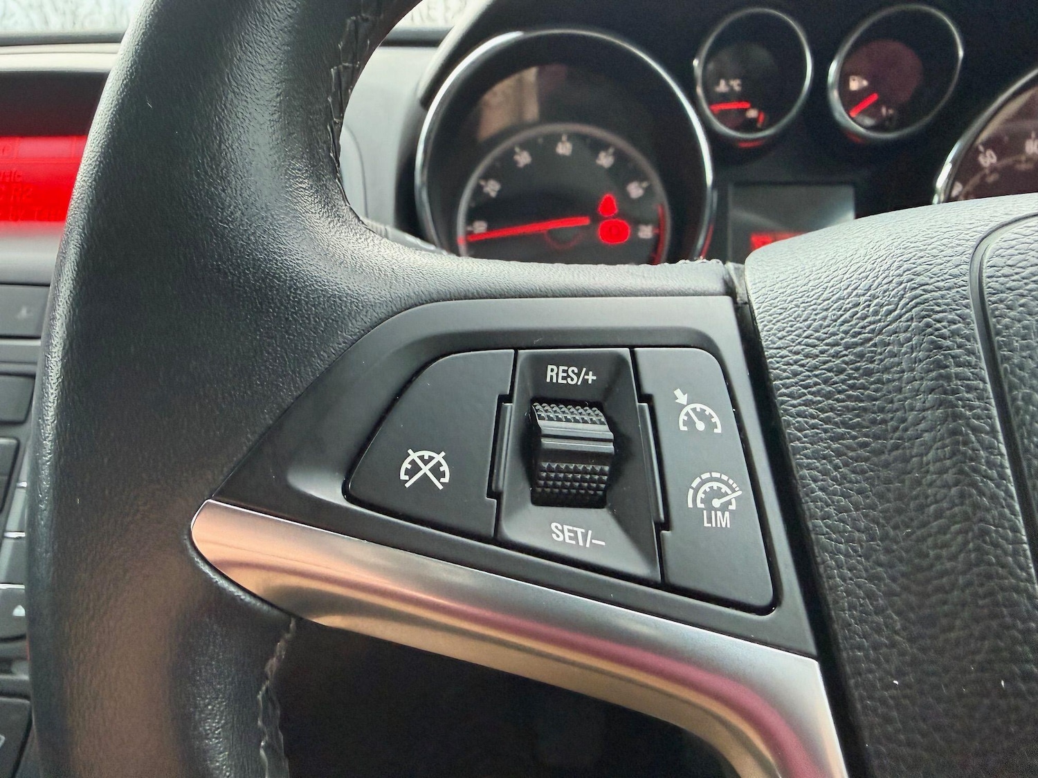 Used Vauxhall Astra for sale - 77737354: Photo 30