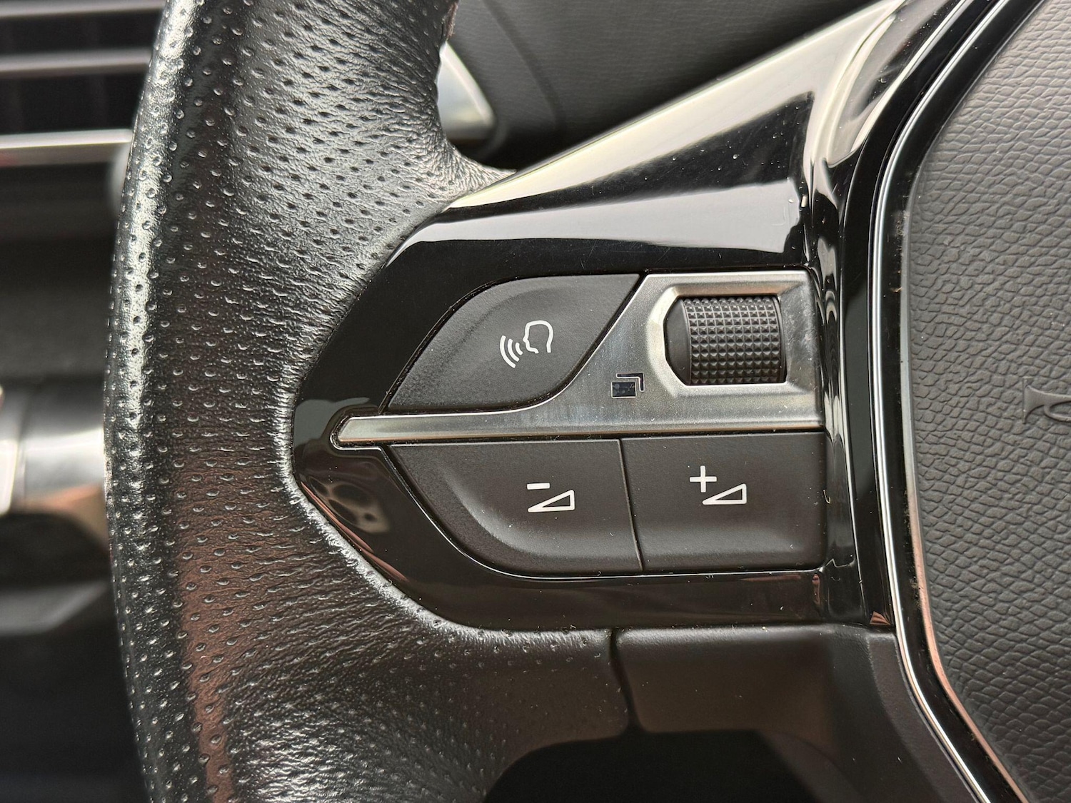 Used Peugeot 3008 2019 for sale - 77695352: Photo 37