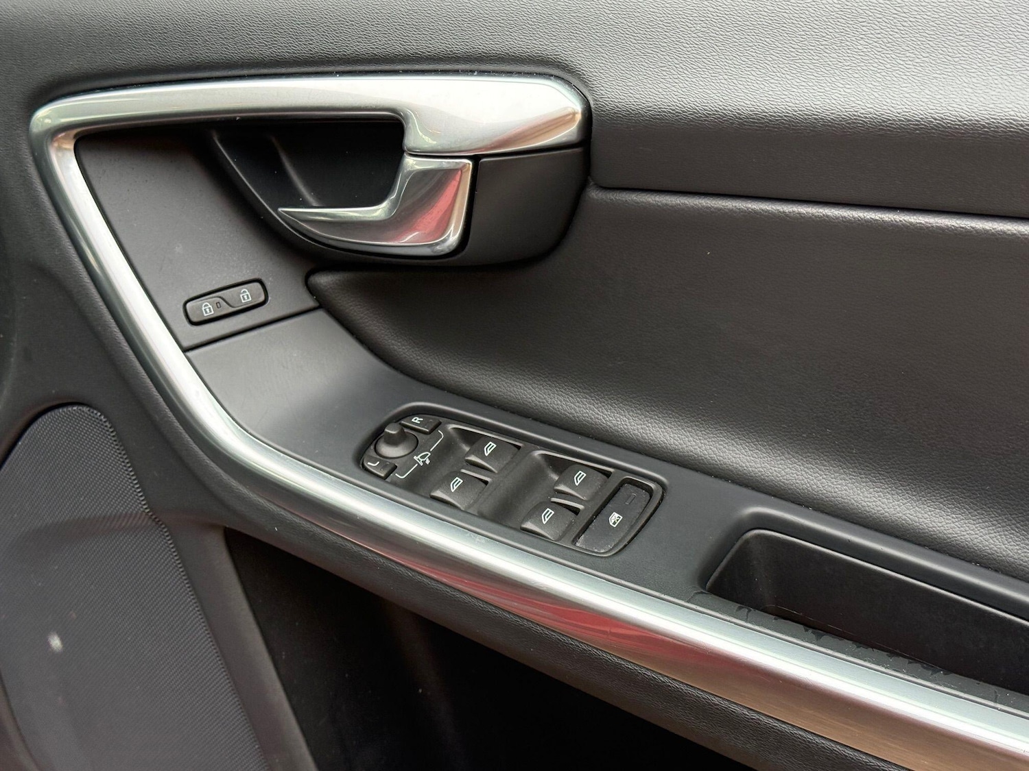 Used Volvo S60 2016 for sale - 77695854: Photo 48