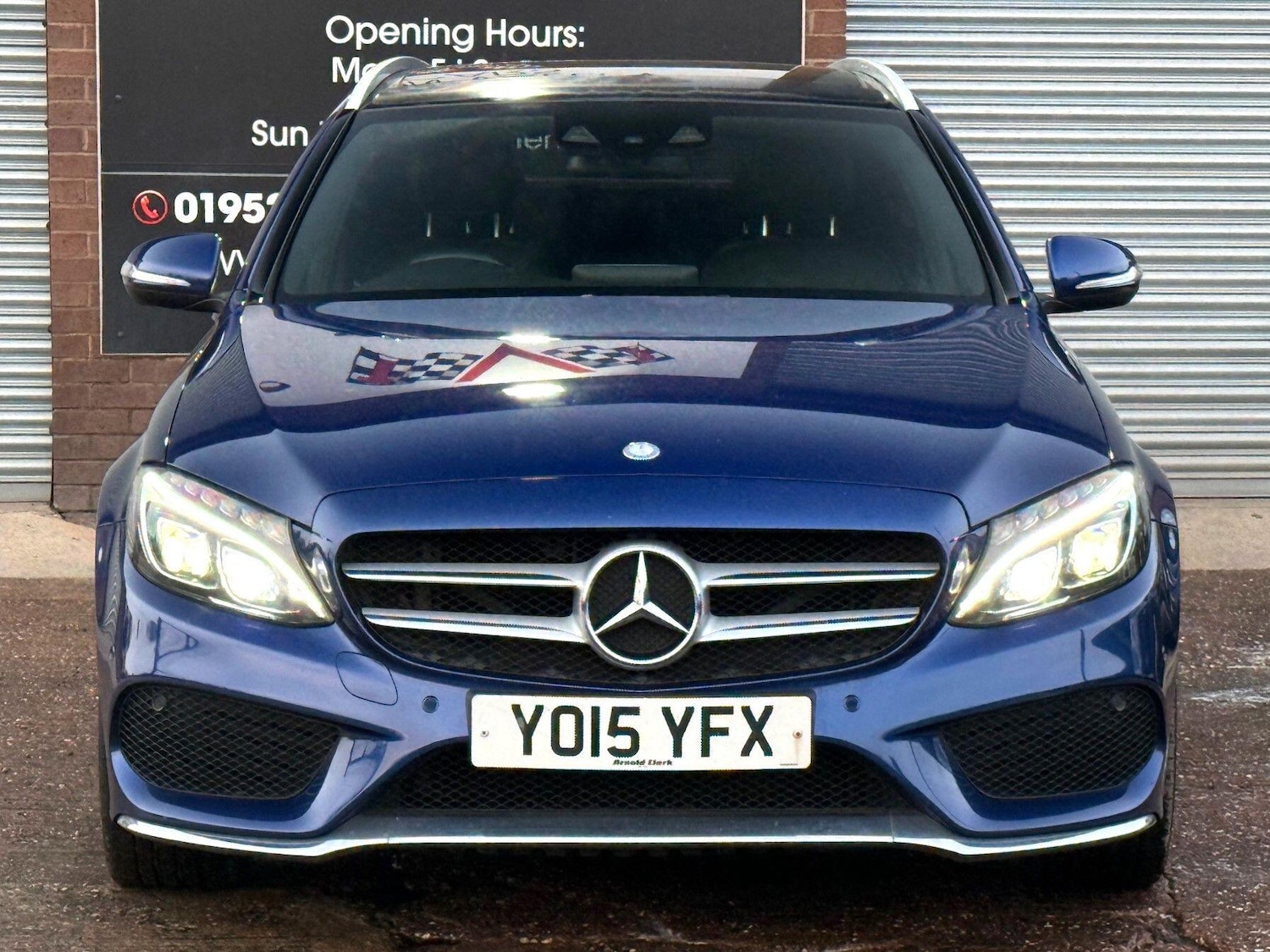 Used Mercedes-Benz C Class 2015 for sale - 77978209: Photo 2