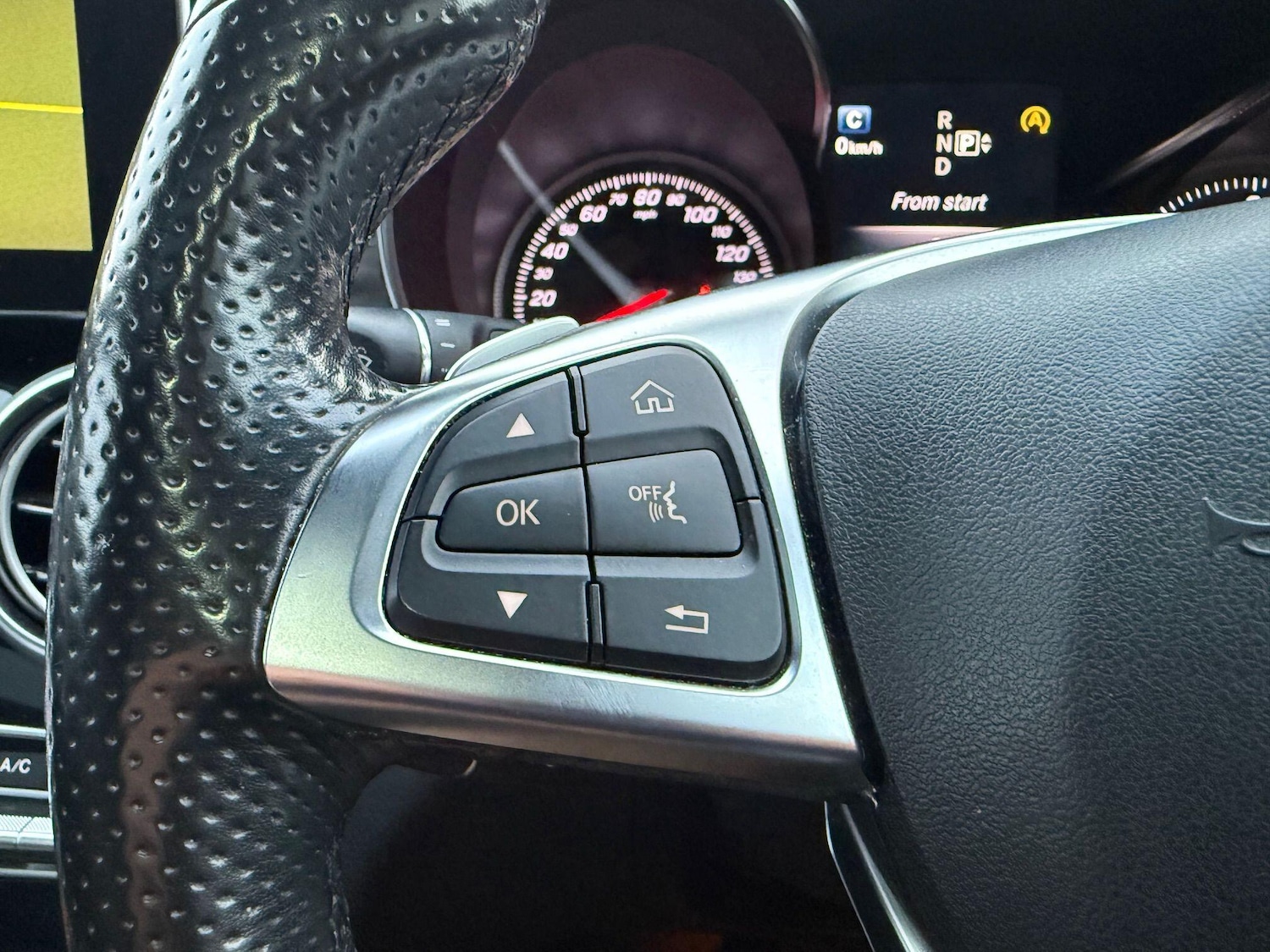 Used Mercedes-Benz C Class 2015 for sale - 77978209: Photo 43