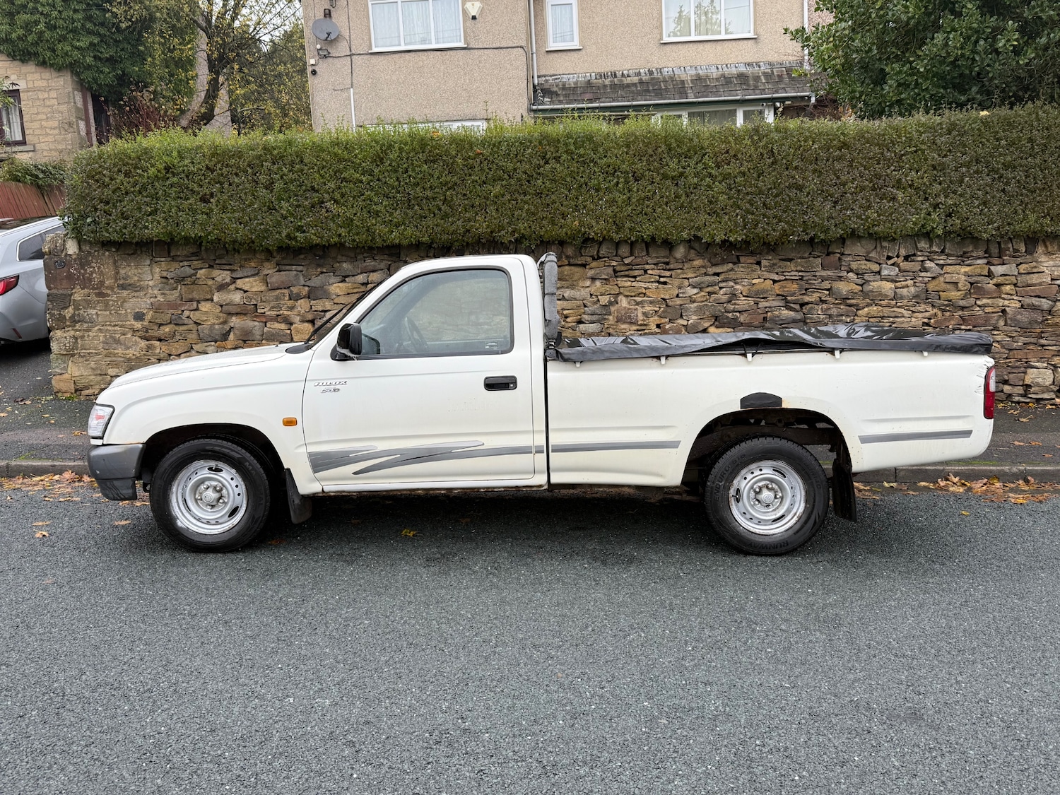 Used Toyota Hilux 2003 for sale - 76593354: Photo 3