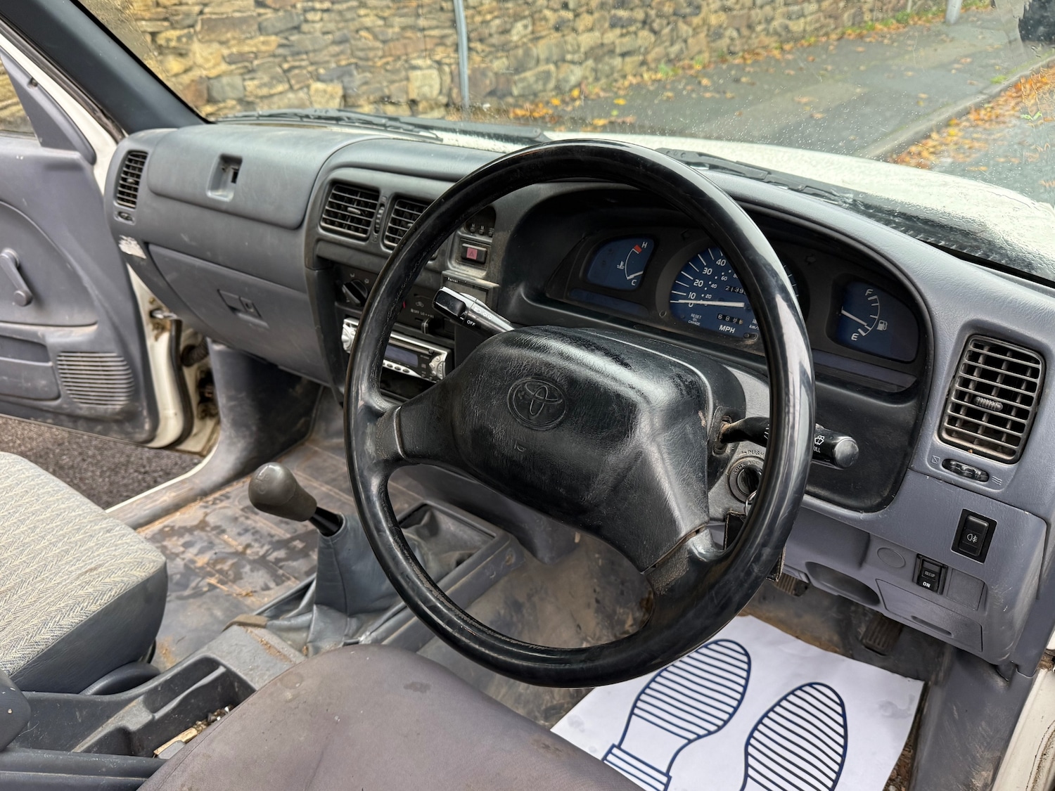 Used Toyota Hilux 2003 for sale - 76593354: Photo 9