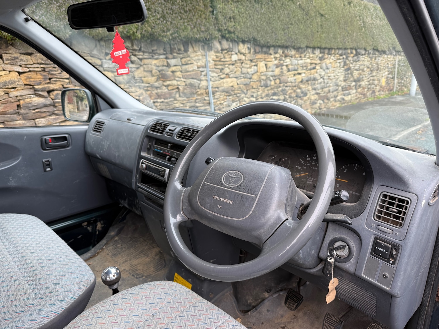 Used Toyota HiAce 2001 for sale - 76525779: Photo 9