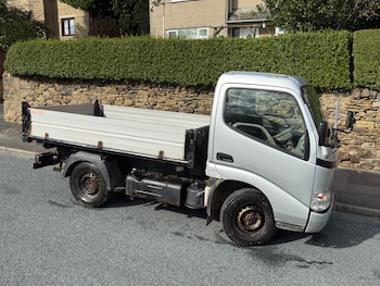 2006 (56) - 300 D4-D ALLOY DROPSIDE TIPPER MANUAL SILVER