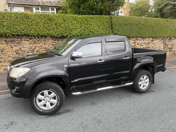 Used Toyota Hilux 2010 for sale - 75294237: Photo