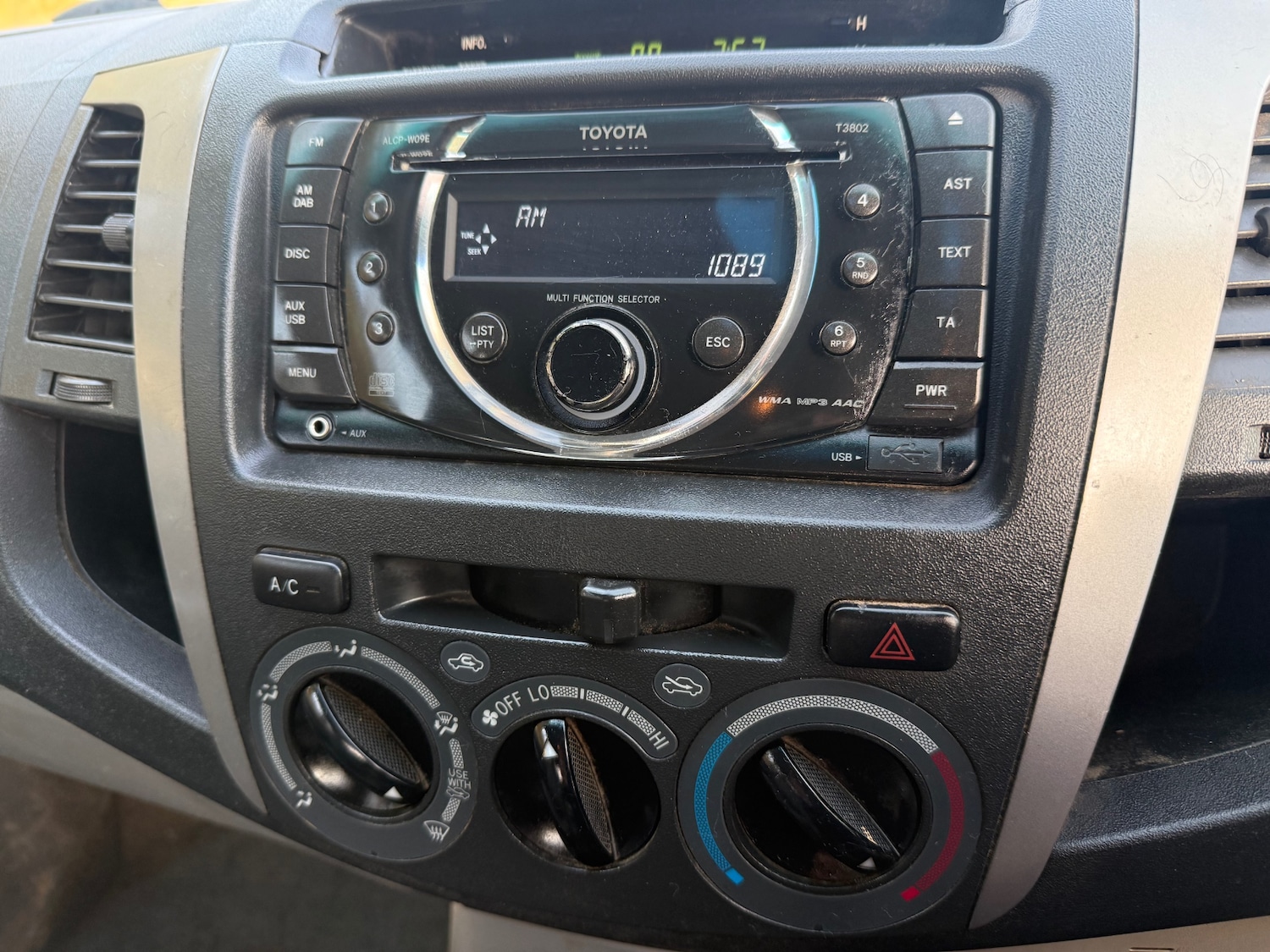 Used Toyota Hilux 2010 for sale - 77584414: Photo 9