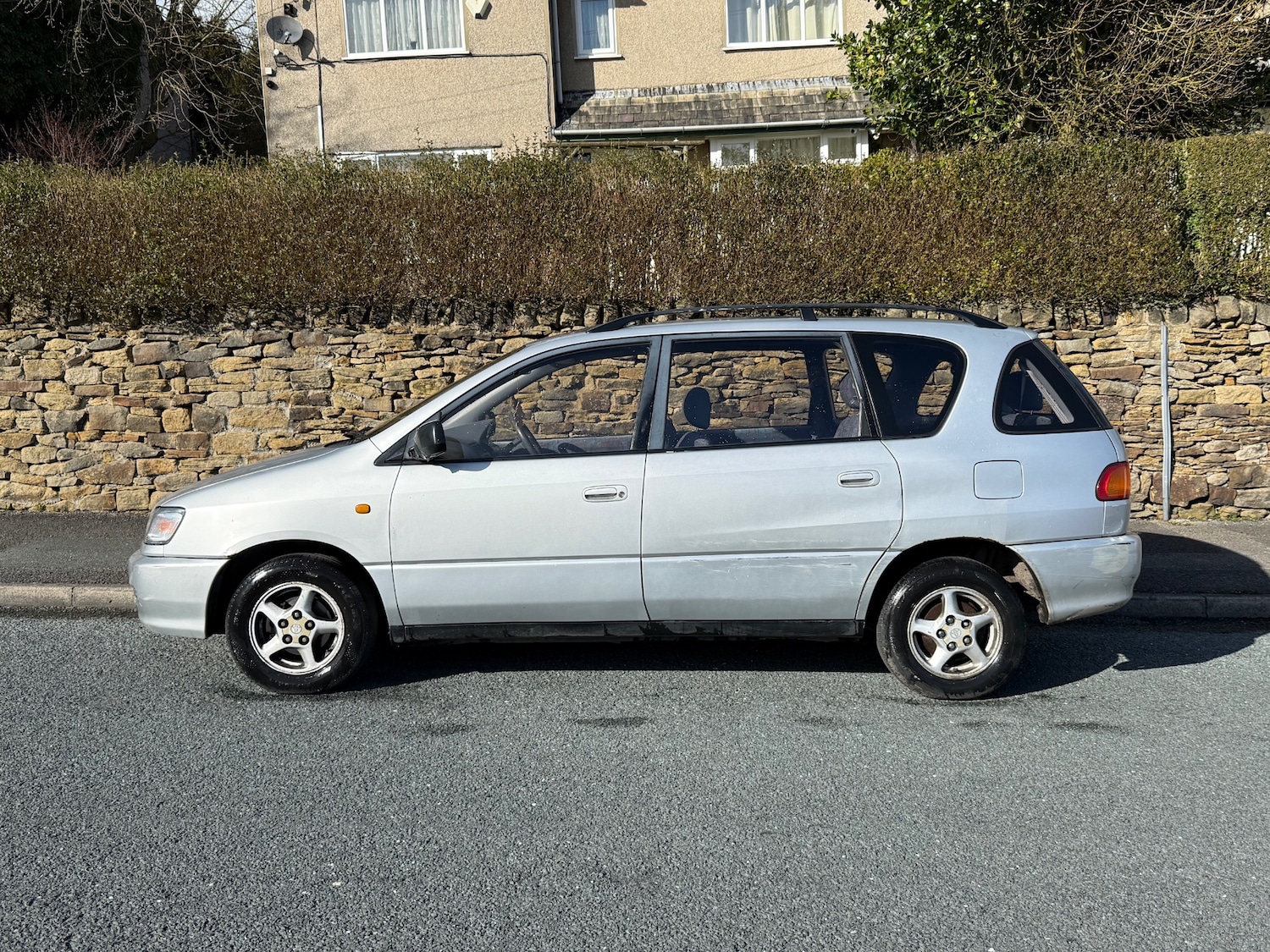 Used Toyota Picnic 1997 for sale - 77893573: Photo 3