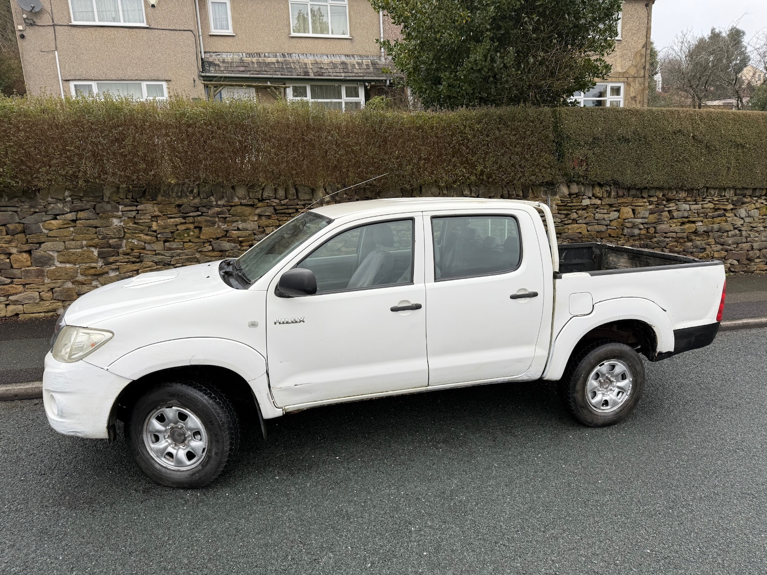 Used Toyota Hilux 2010 for sale - 77406543: Photo 2