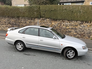 Toyota Carina E feature image