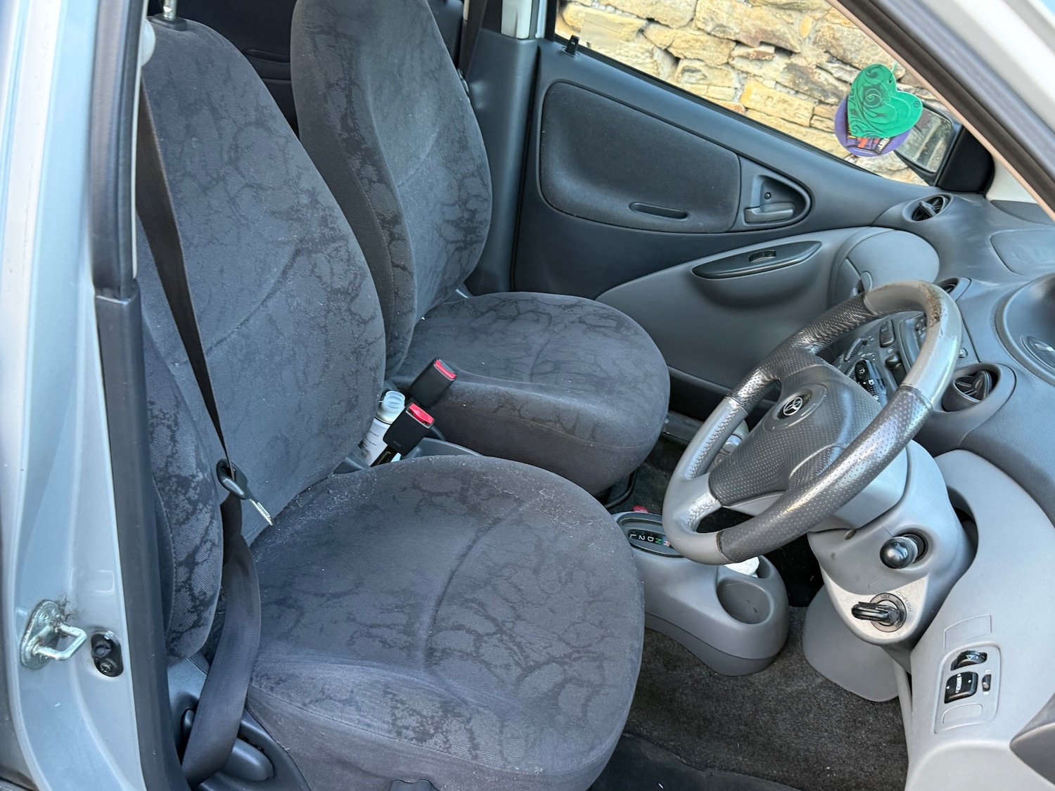 Used Toyota Yaris 2001 for sale - 76362884: Photo 11