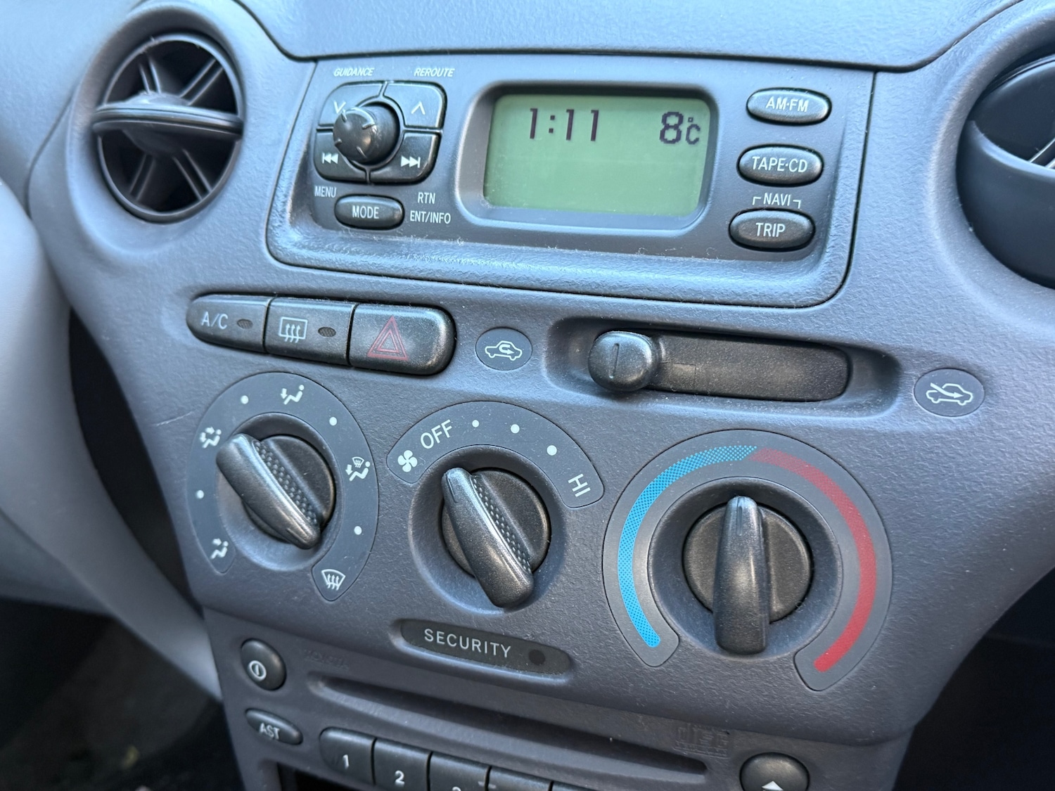 Used Toyota Yaris 2001 for sale - 76362884: Photo 12