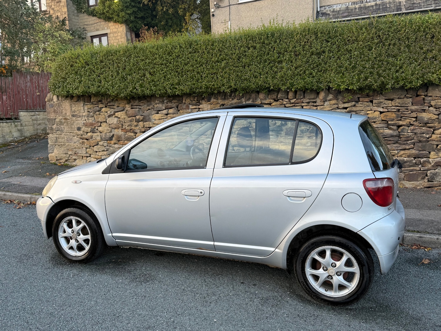 Used Toyota Yaris 2001 for sale - 76362884: Photo 5