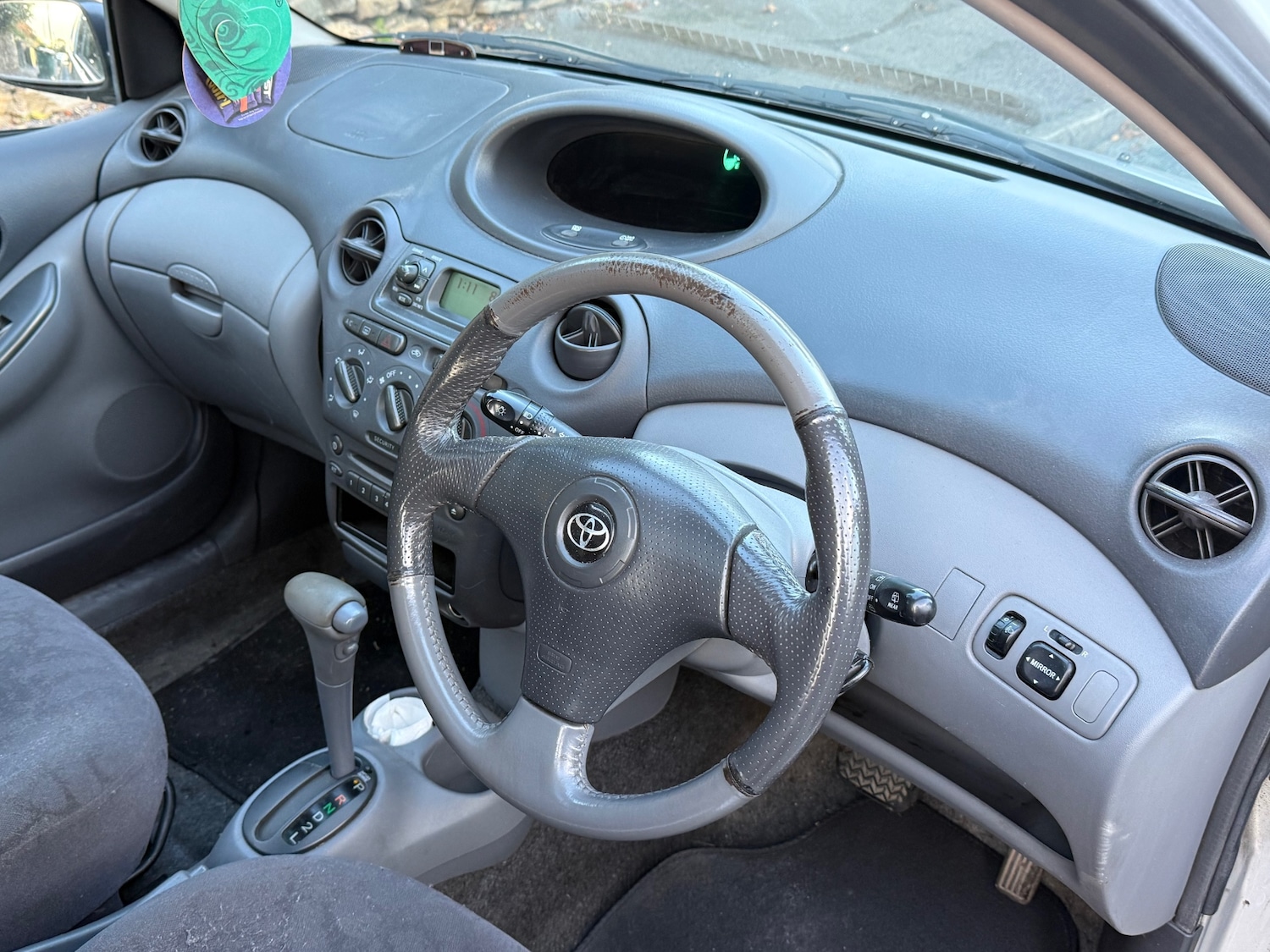 Used Toyota Yaris 2001 for sale - 76362884: Photo 9