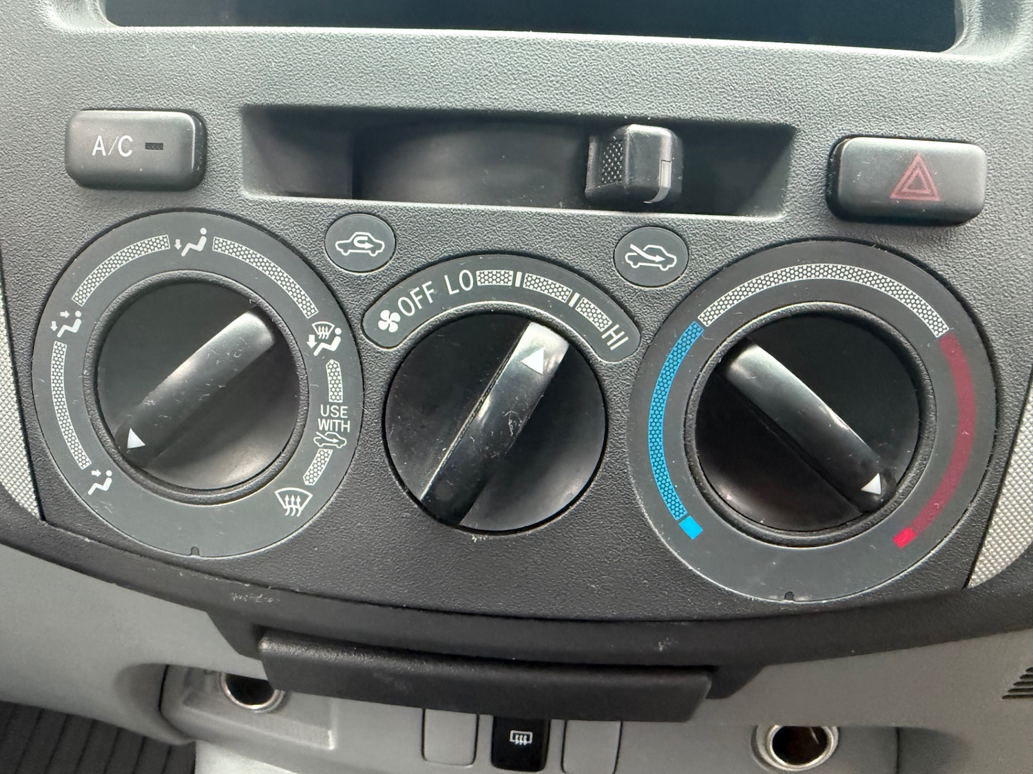 Used Toyota Hilux 2005 for sale - 77435649: Photo 13