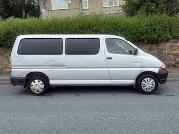 Used Toyota HiAce 2005 for sale - 75101961: Photo