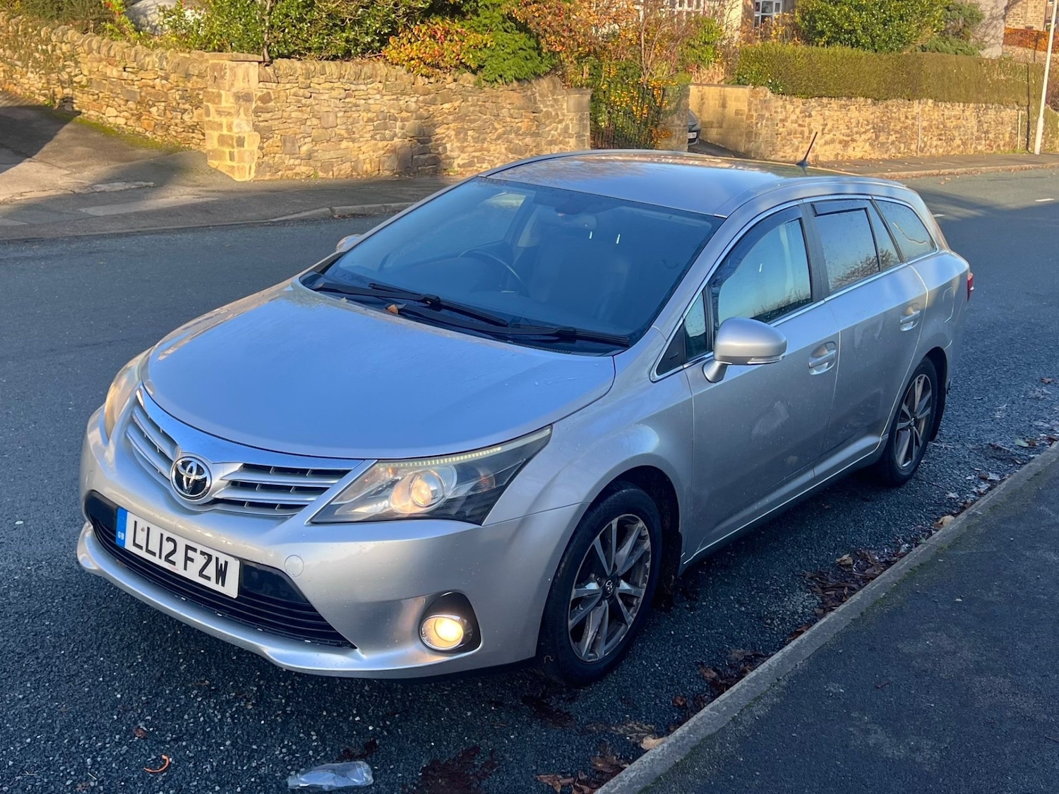 Used Toyota Avensis 2012 for sale - 78148546: Photo 2