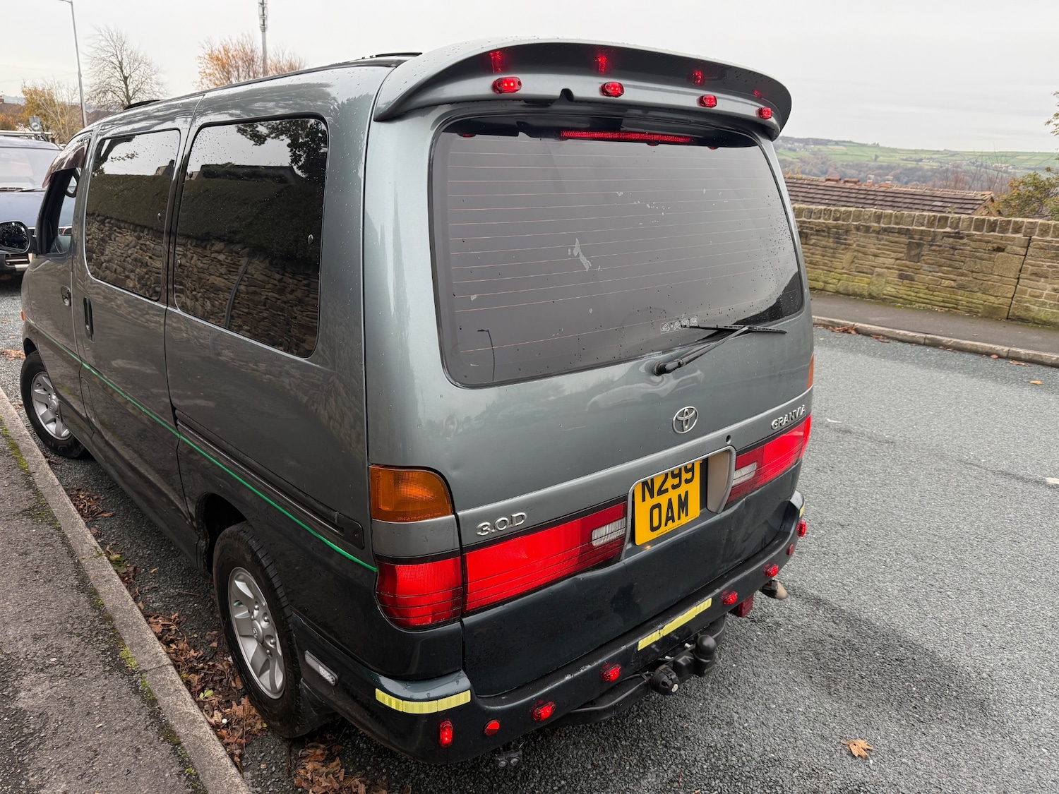 Used Toyota Granvia 2010 for sale - 76461629: Photo 10