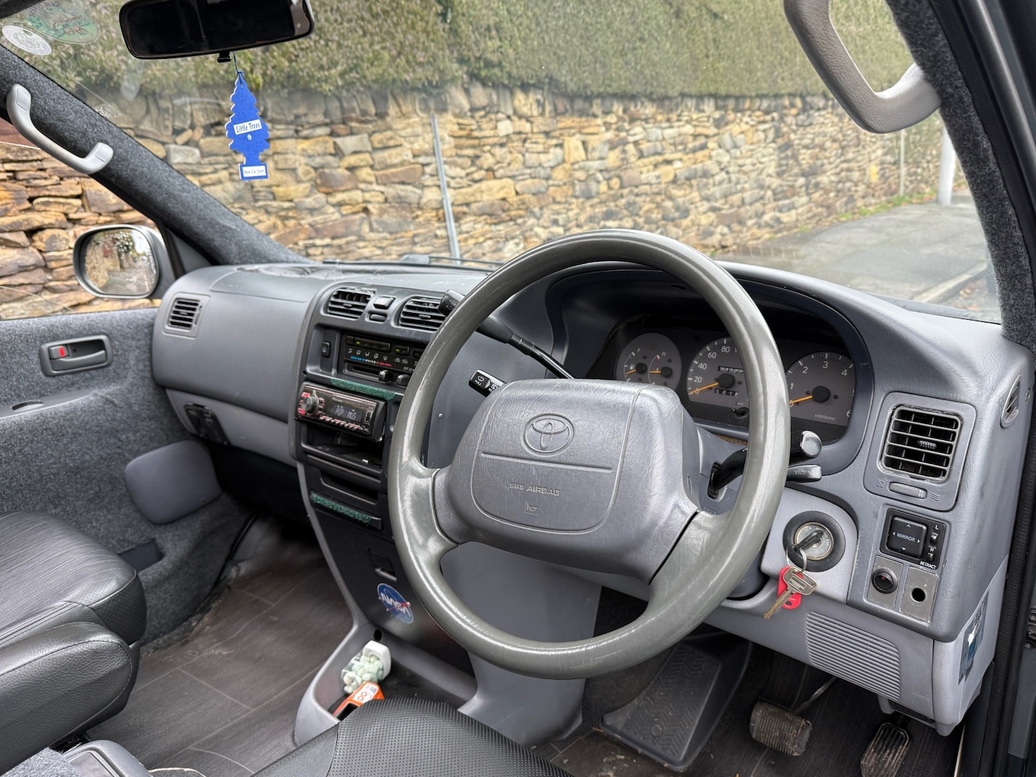 Used Toyota Granvia 2010 for sale - 76461629: Photo 11