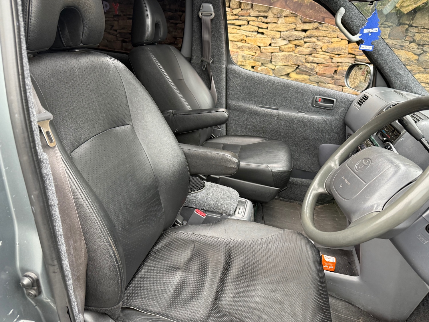 Used Toyota Granvia 2010 for sale - 76461629: Photo 12