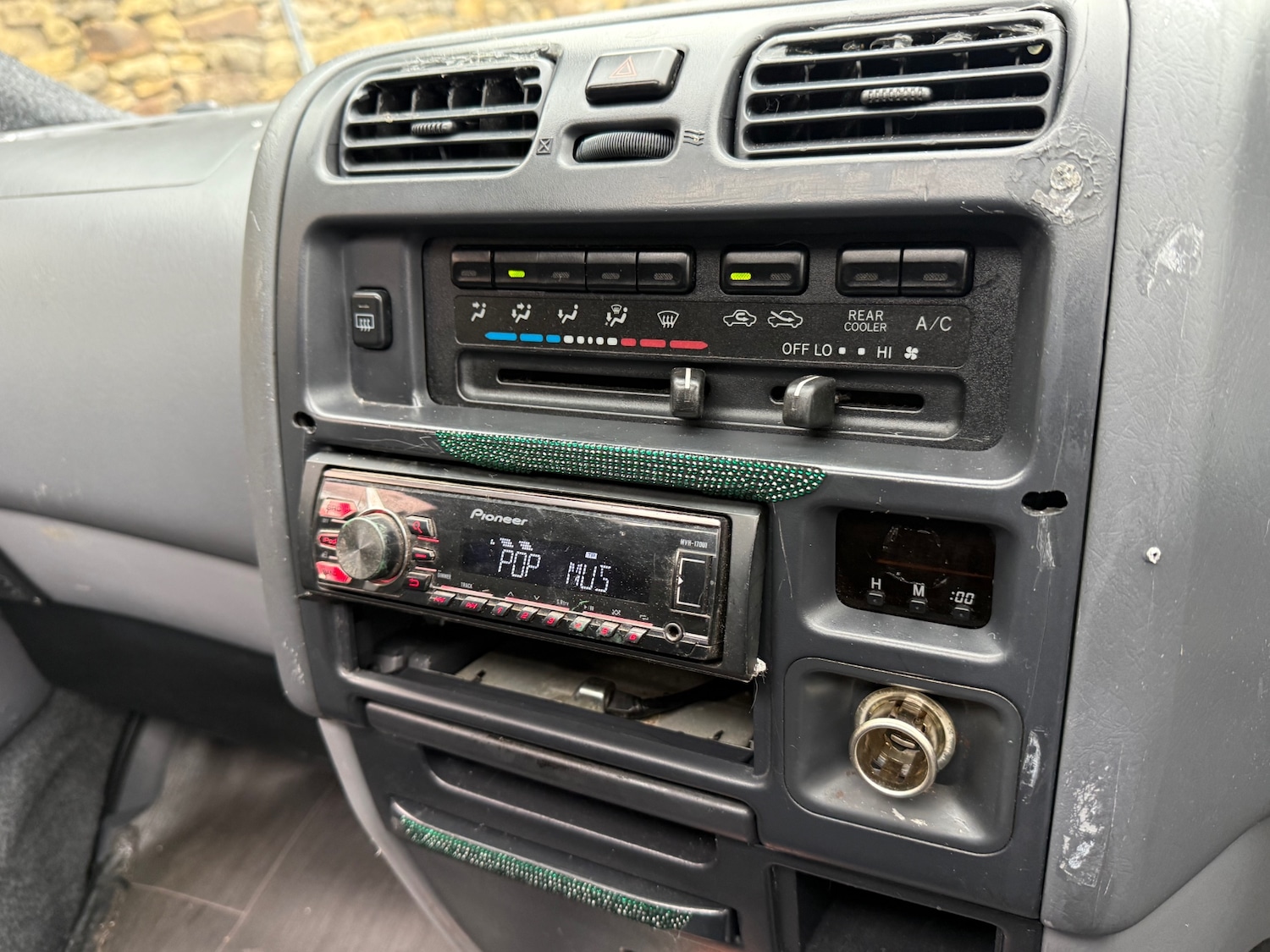 Used Toyota Granvia 2010 for sale - 76461629: Photo 15