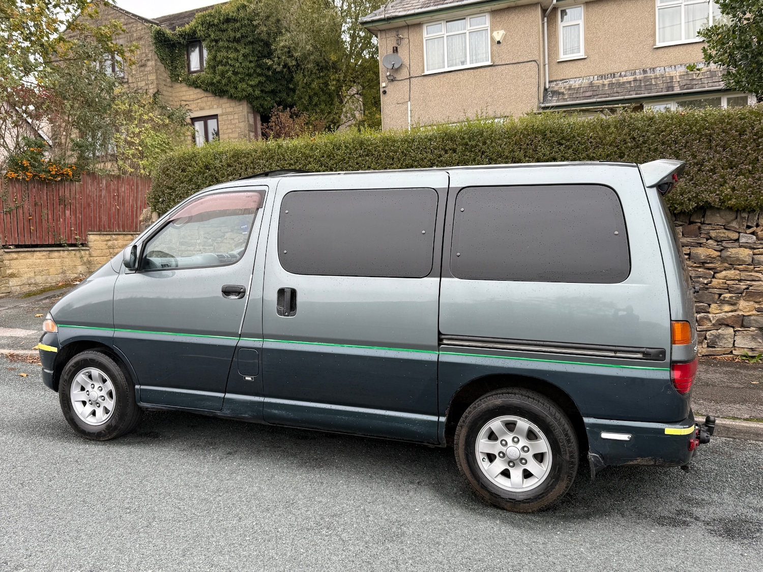 Used Toyota Granvia 2010 for sale - 76461629: Photo 5