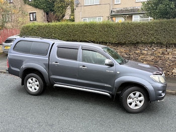 Used Toyota Hilux 2010 for sale - 76885210: Photo