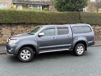 Used Toyota Hilux 2010 for sale - 76885210: Photo