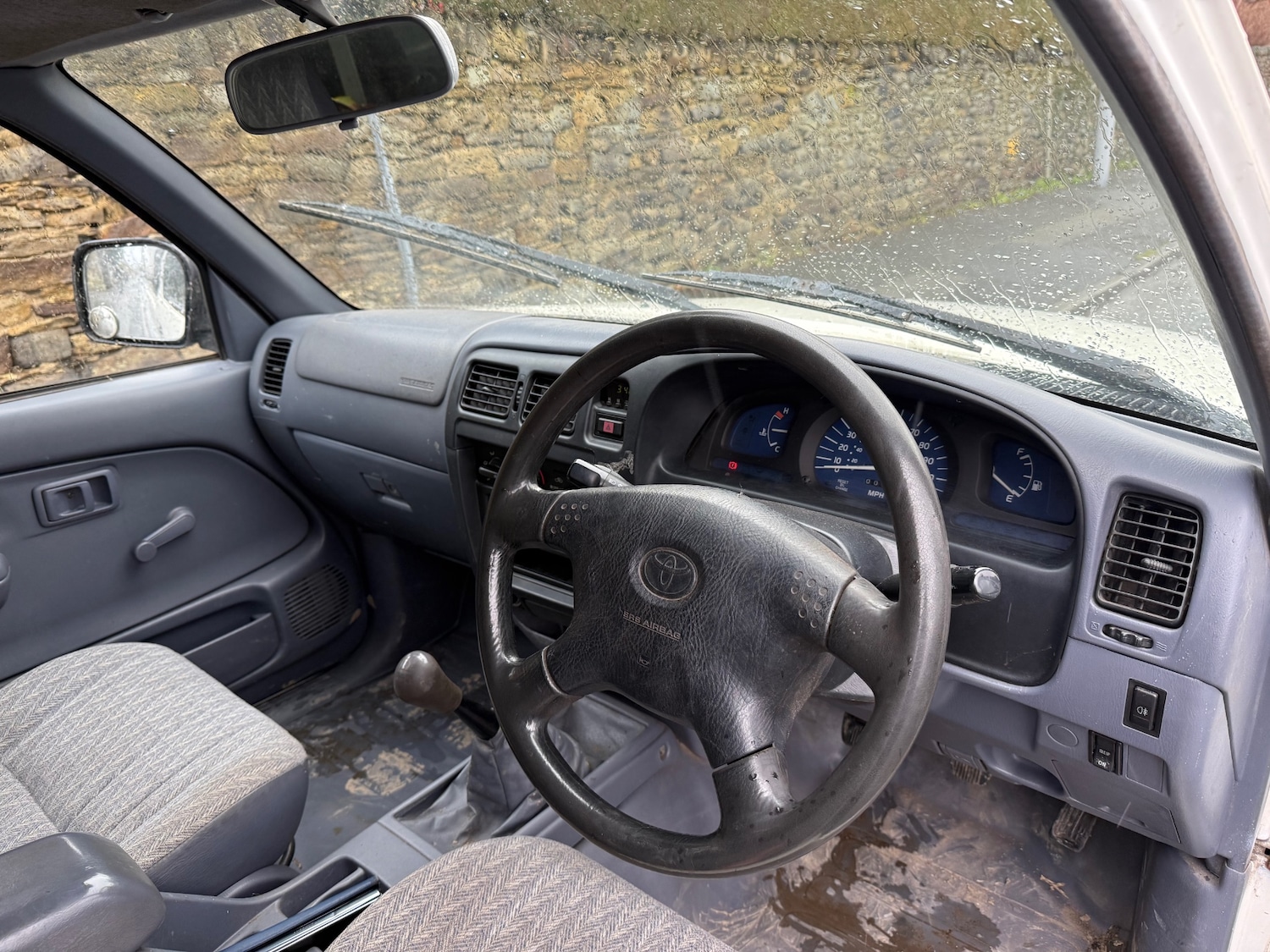 Used Toyota Hilux 2002 for sale - 77168702: Photo 9