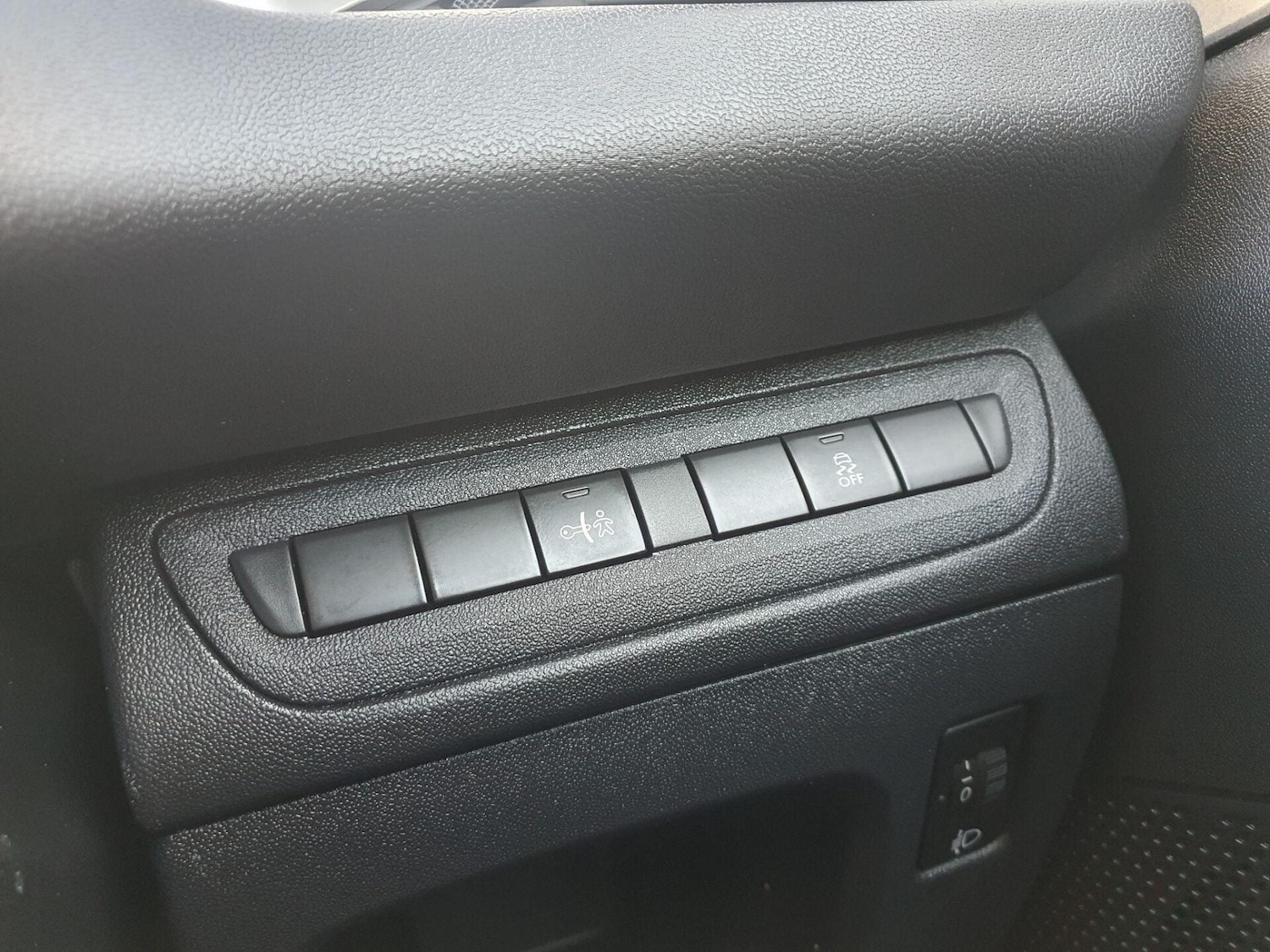 Used Peugeot 208 2014 for sale - 76719450: Photo 17