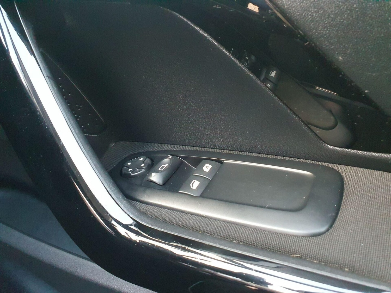 Used Peugeot 208 2014 for sale - 76719450: Photo 18