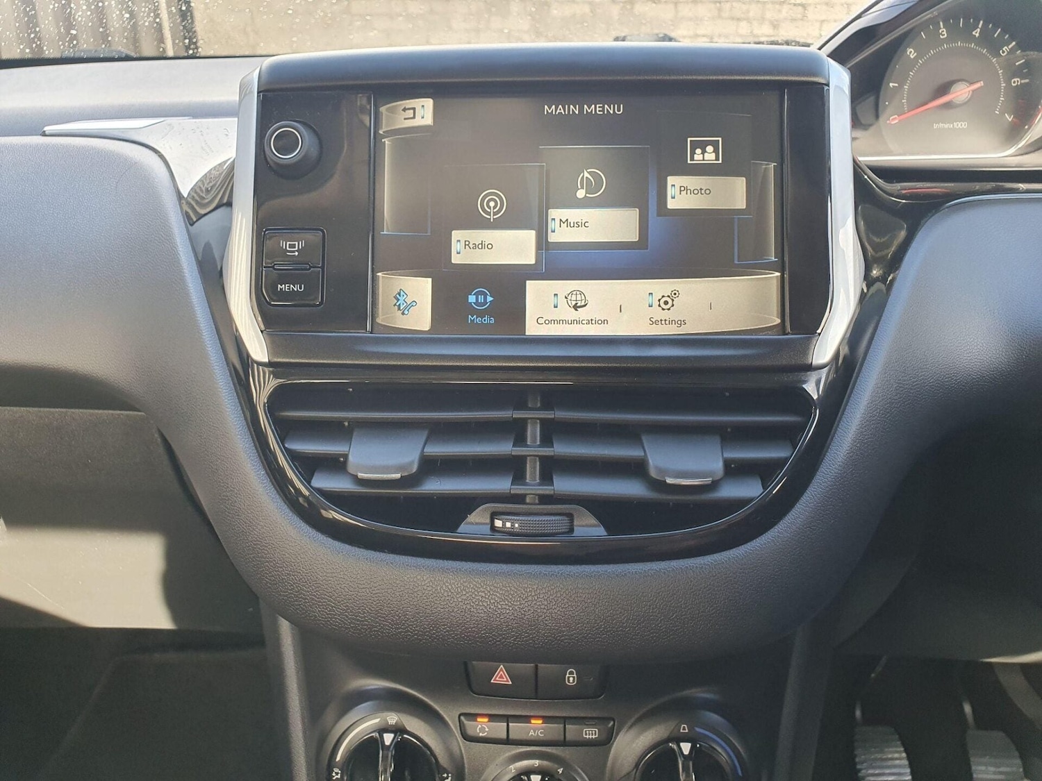 Used Peugeot 208 2014 for sale - 76719450: Photo 22