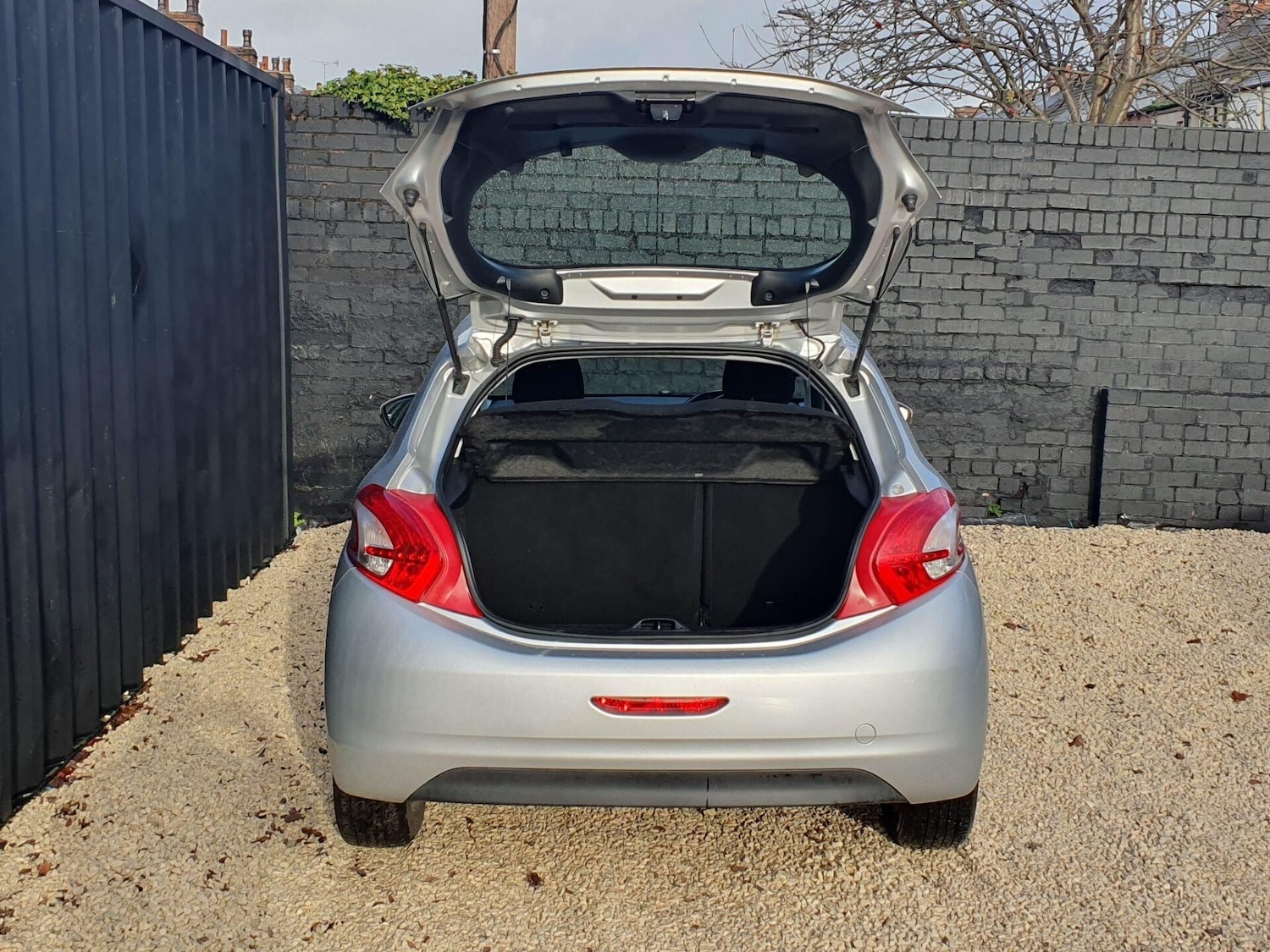 Used Peugeot 208 2014 for sale - 76719450: Photo 25