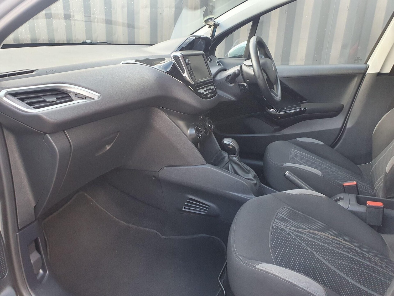 Used Peugeot 208 2014 for sale - 76719450: Photo 28