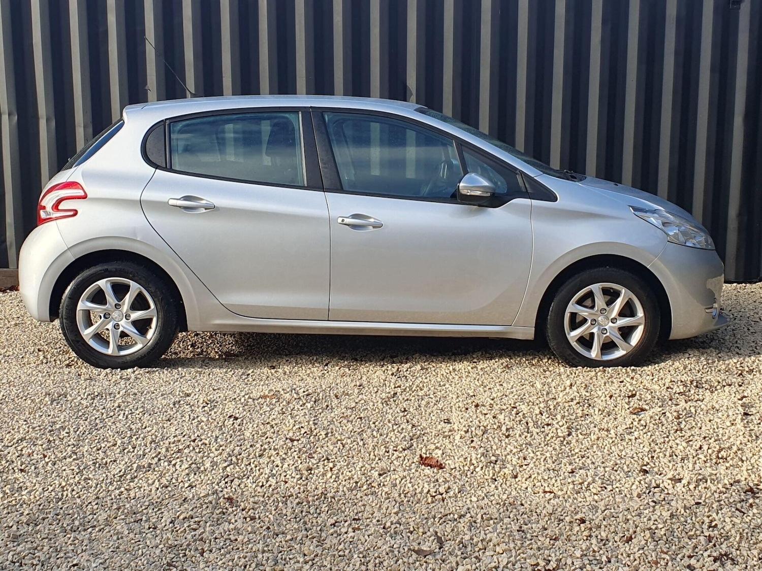 Used Peugeot 208 2014 for sale - 76719450: Photo 7