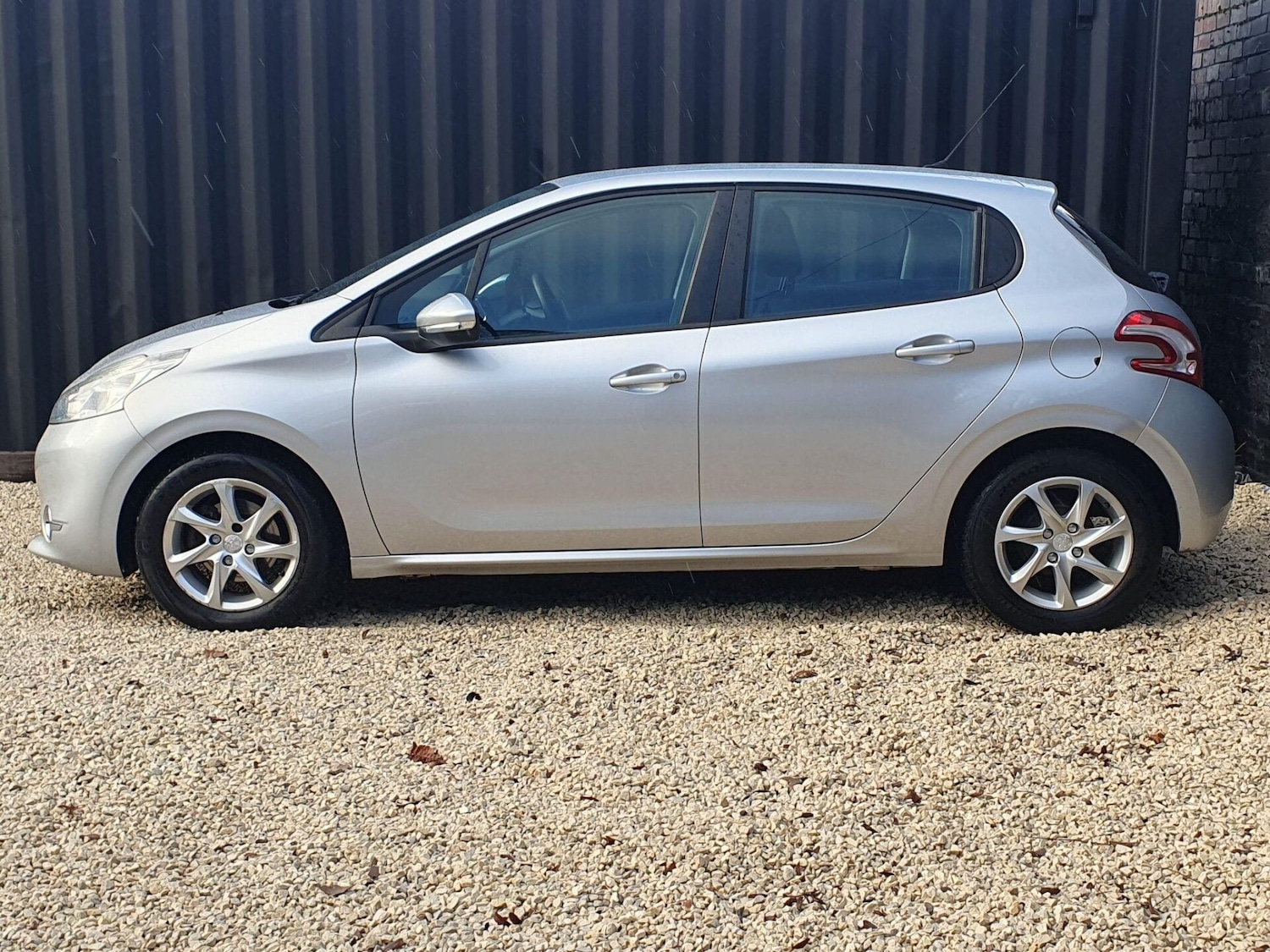 Used Peugeot 208 2014 for sale - 76719450: Photo 8