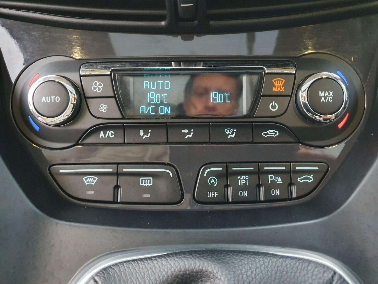 Used Ford Kuga 2015 for sale - 76719740: Photo 16